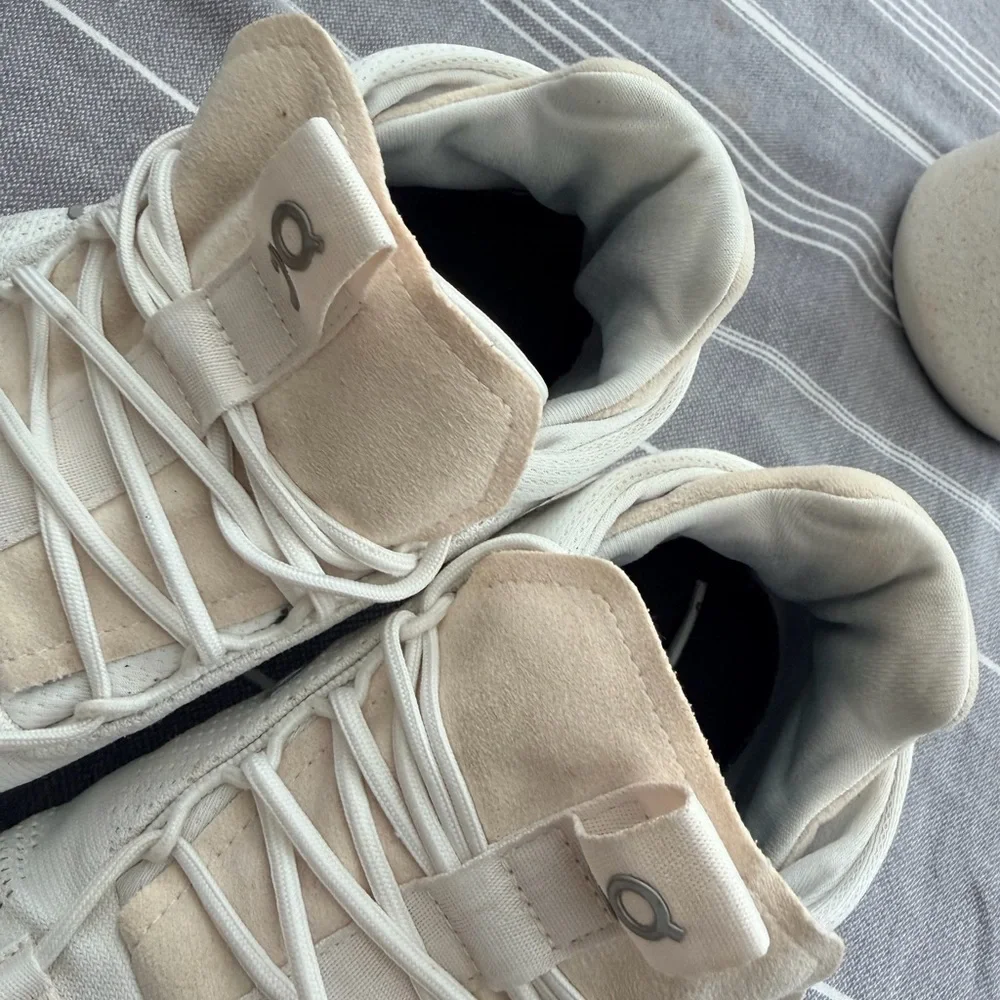On Running Men's Cream and White Sneakers